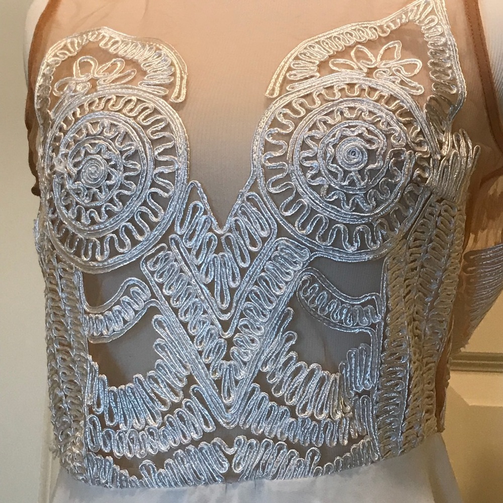 XTaren_Graduated Hem_Embroidery_Small_ Fleshtone